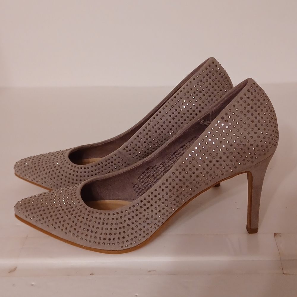 NWOT OLD NAVY Studded Sparkles Gray Heels 3 inch. Size Slim Foot Size 6